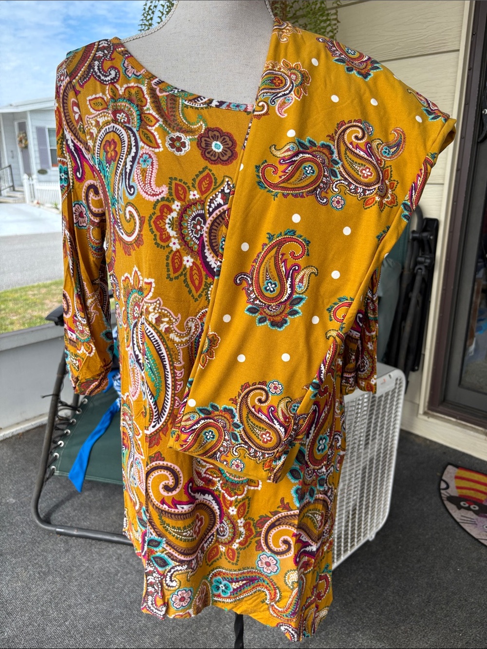 Terra & Sky Mustard Paisley Print Top (0X) and Leggings (1X). Great condition